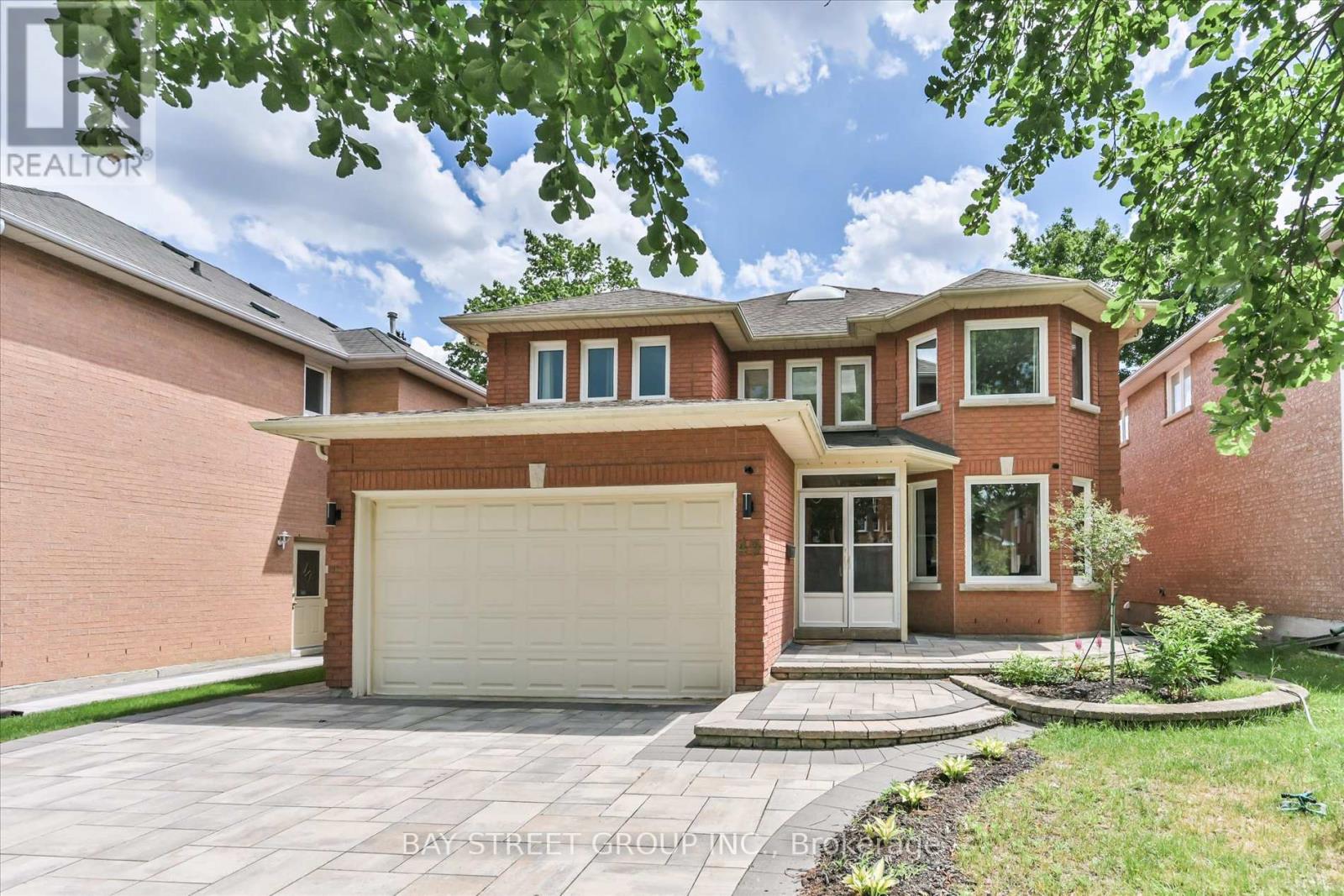 49 Cygnus Drive, Richmond Hill, Ontario  L4C 8P1 - Photo 2 - N13852798