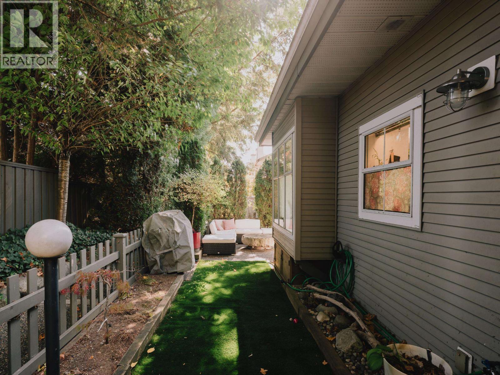 25 5988 HASTINGS STREET