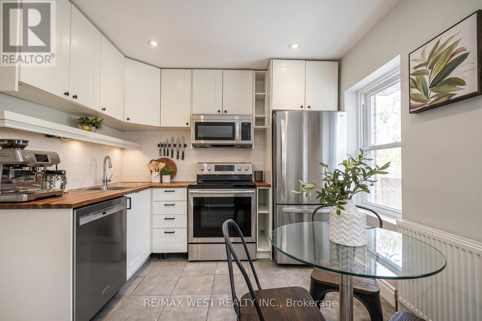 316 Monarch Park Avenue, Toronto, Ontario  M4J 4T1 - Photo 12 - E13852086