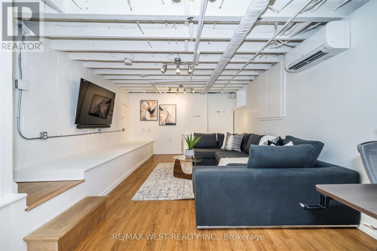 316 Monarch Park Avenue, Toronto, Ontario  M4J 4T1 - Photo 21 - E13852086