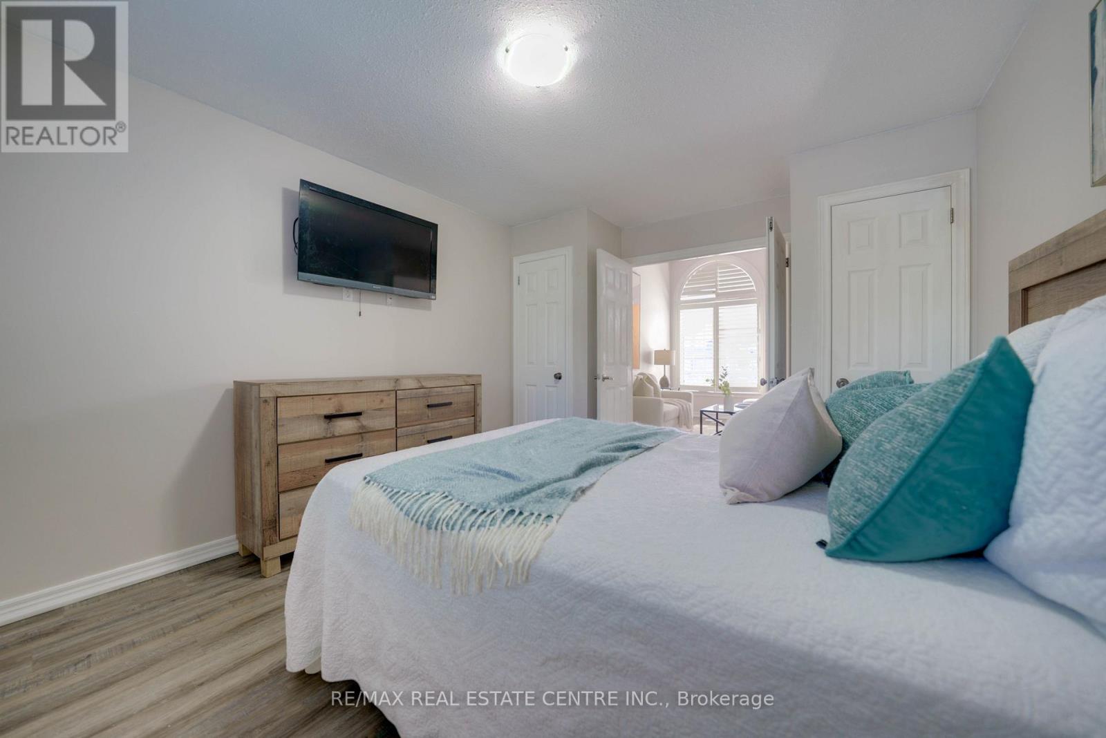 49 Creekside Dr, Guelph (Grange Road), Ontario  N1E 0C2 - Photo 18 - X13852802