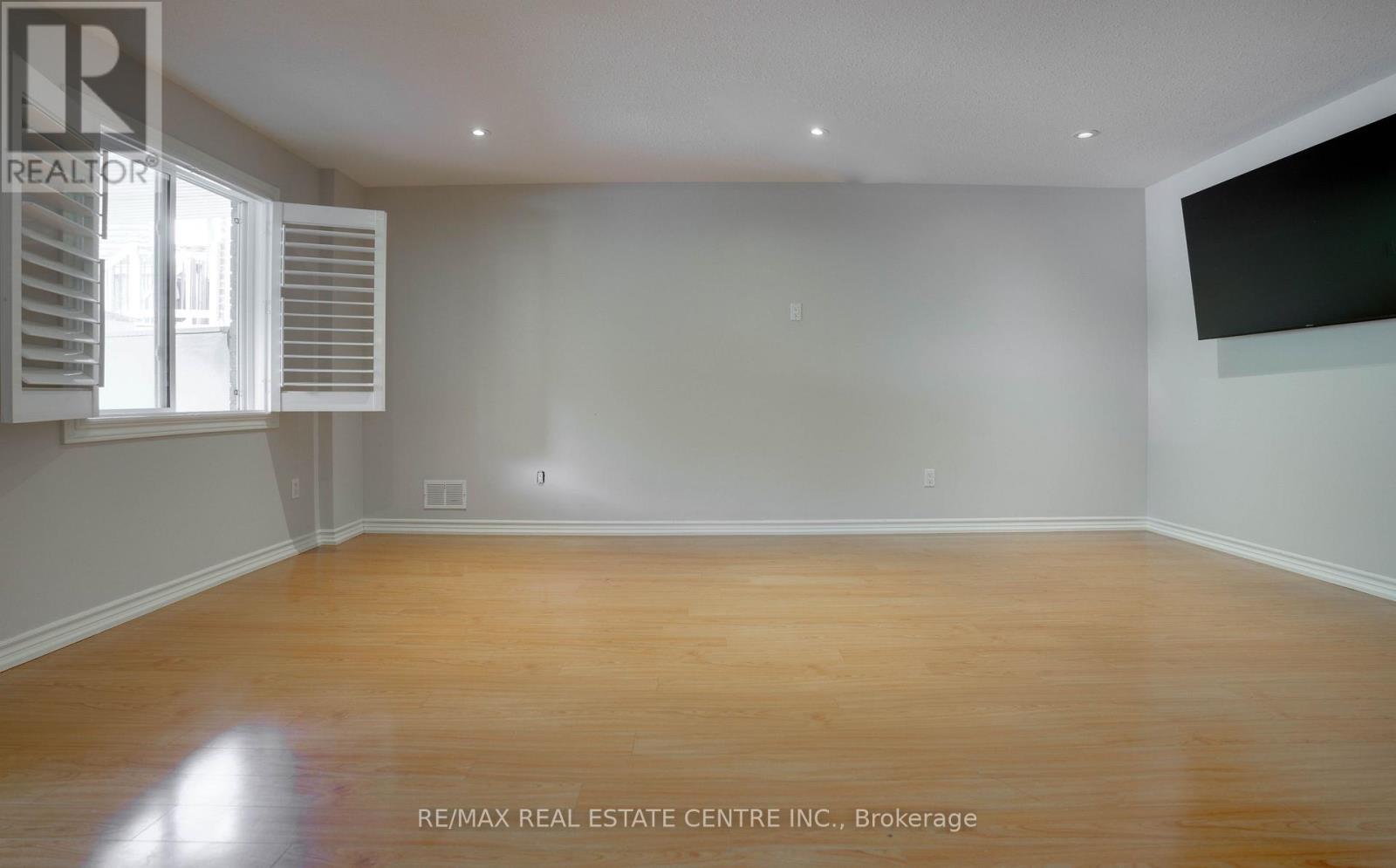 49 Creekside Dr, Guelph (Grange Road), Ontario  N1E 0C2 - Photo 25 - X13852802