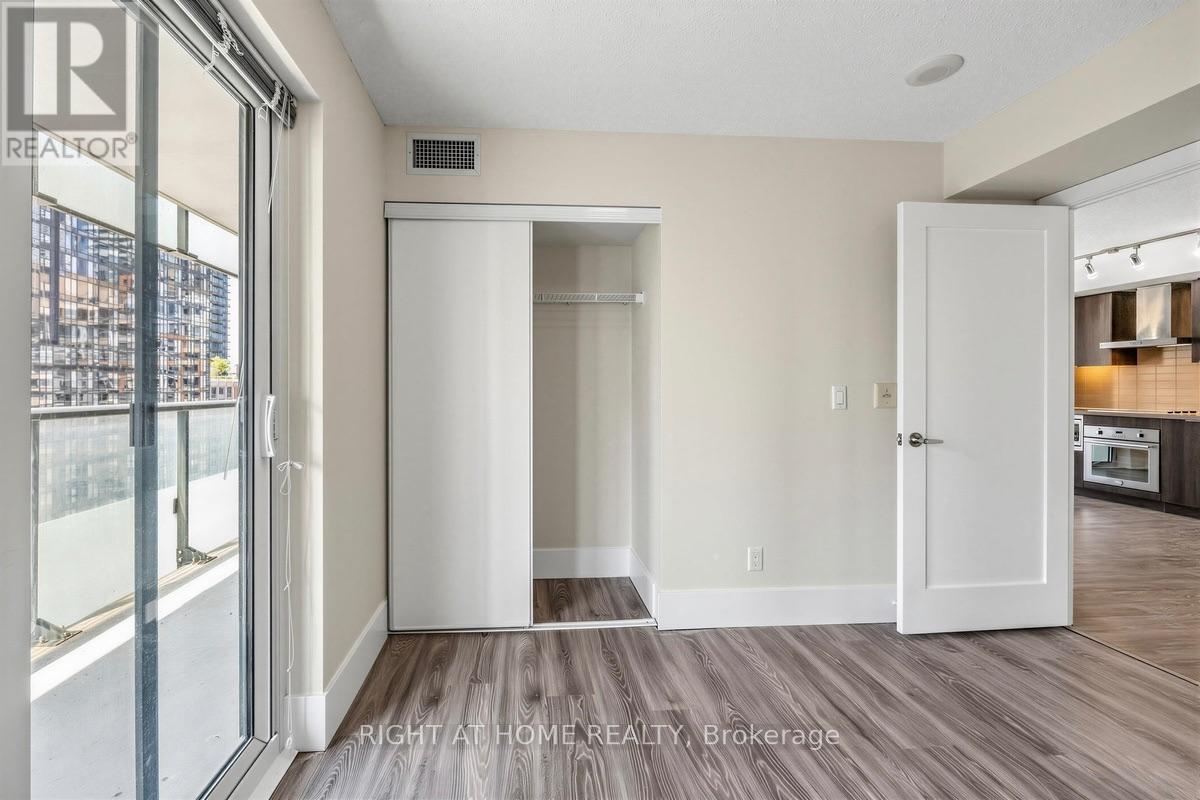 1204 - 300 Front Street W, Toronto (Waterfront Communities), Ontario  M5V 0E9 - Photo 13 - C13852826