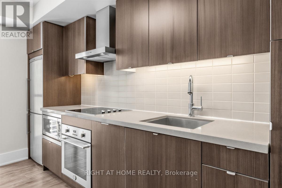 1204 - 300 Front Street W, Toronto (Waterfront Communities), Ontario  M5V 0E9 - Photo 6 - C13852826