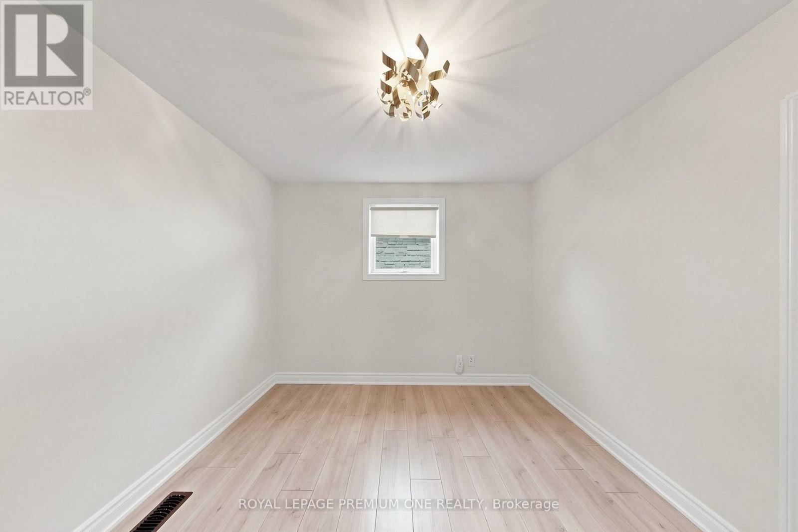 98 Thornton Avenue, Bradford West Gwillimbury, Ontario  L3Z 1N4 - Photo 15 - N13852824