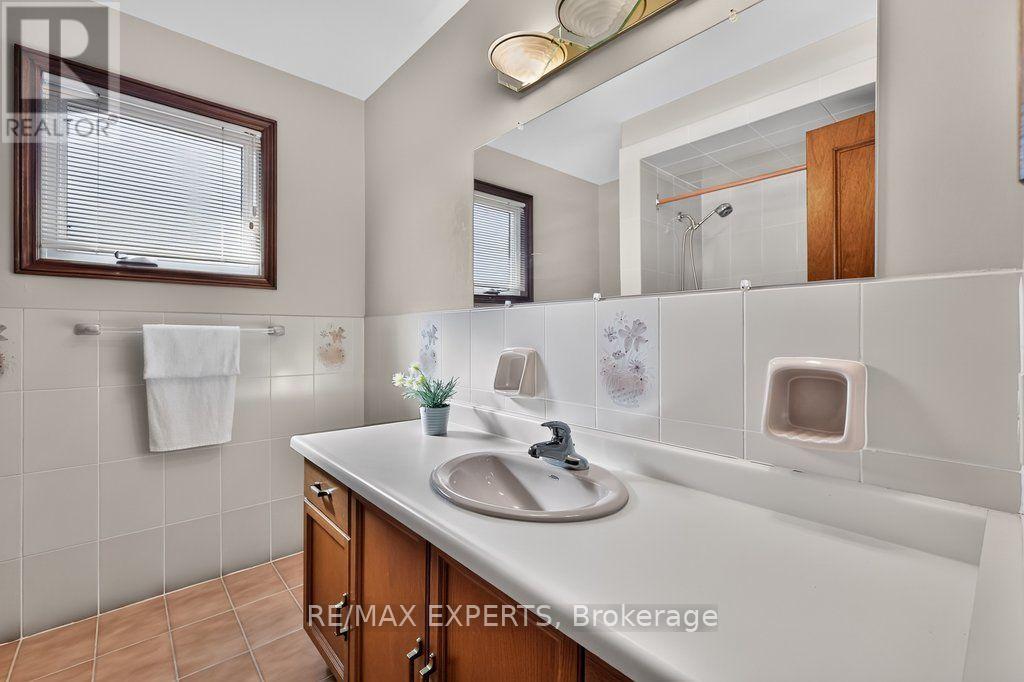 96 Benjamin Drive, Vaughan, Ontario  L4L 1H9 - Photo 24 - N13852836