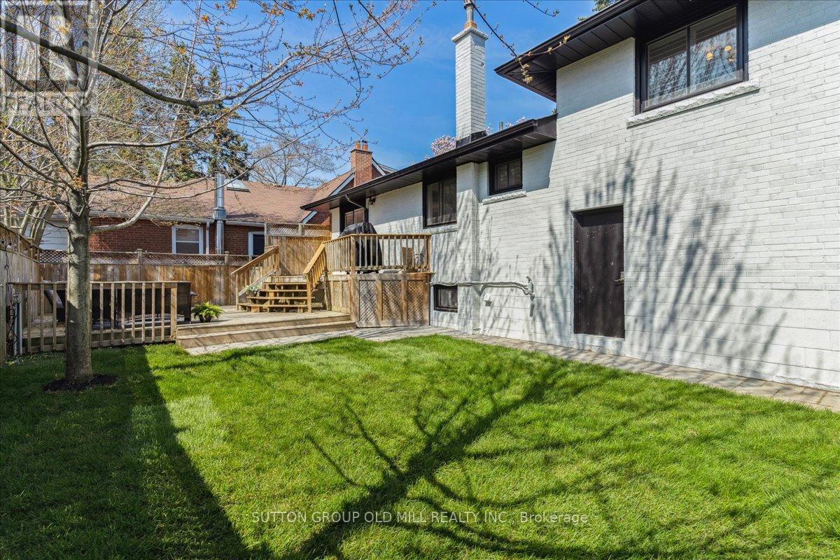 2a Elton Crescent, Toronto, Ontario  M8W 2X8 - Photo 15 - W13852844