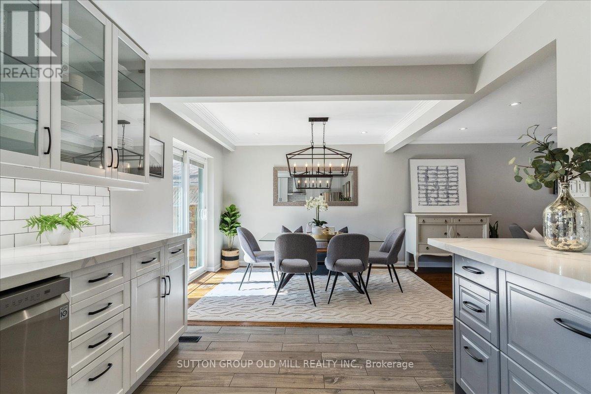 2a Elton Crescent, Toronto, Ontario  M8W 2X8 - Photo 7 - W13852844