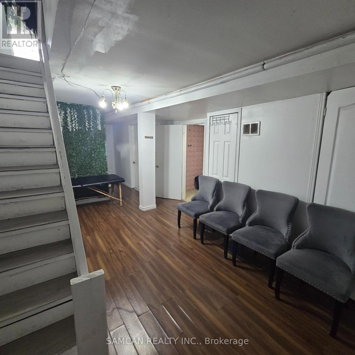 336 Weston Road, Toronto, Ontario  M6N 3P8 - Photo 5 - W13852848
