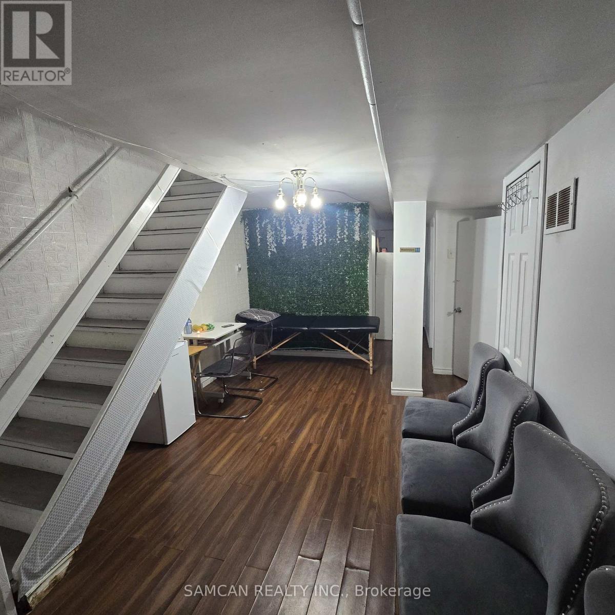 336 Weston Road, Toronto, Ontario  M6N 3P8 - Photo 7 - W13852848