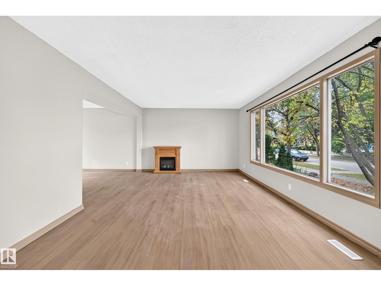10919 69 AV NW