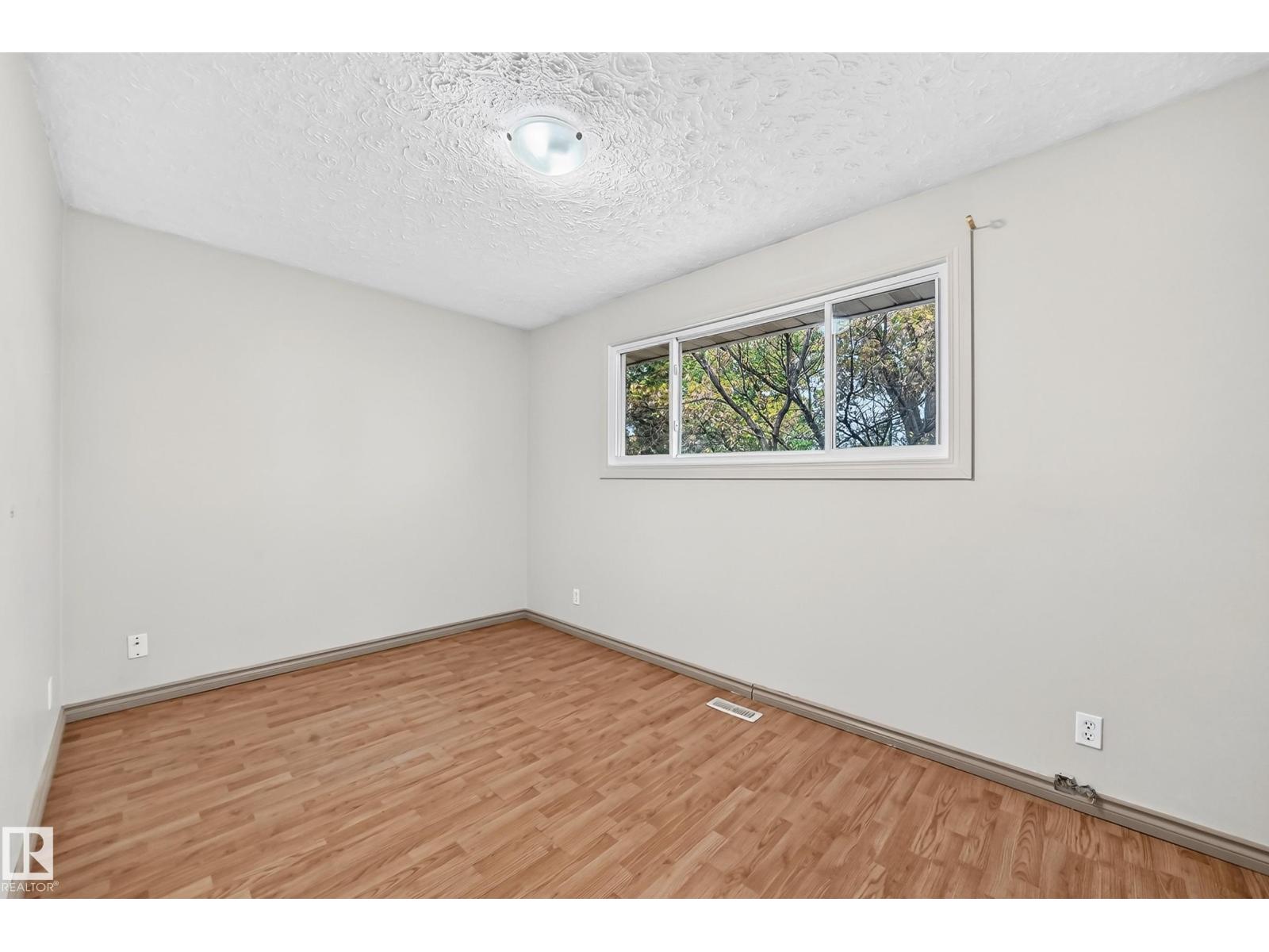 10919 69 AV NW