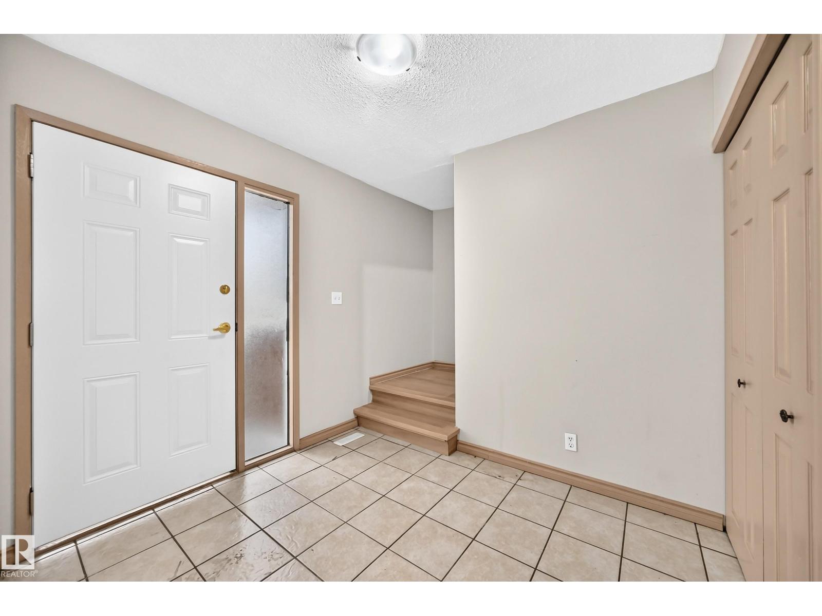 10919 69 AV NW