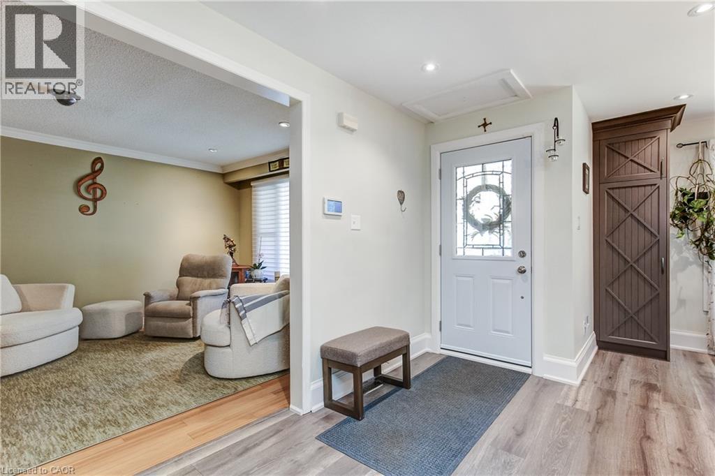 1328 Falgarwood Drive, Oakville, Ontario  L6H 2L9 - Photo 6 - 40866548