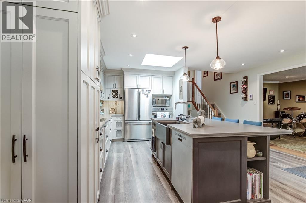 1328 Falgarwood Drive, Oakville, Ontario  L6H 2L9 - Photo 10 - 40866548