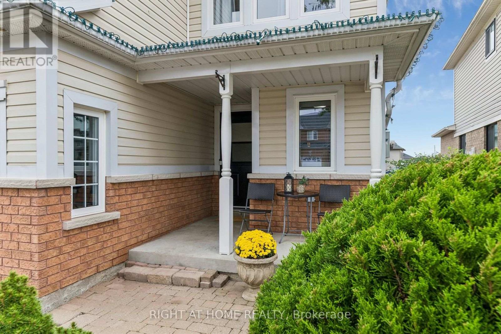 29 Bannister Street, Clarington, Ontario  L1C 5L6 - Photo 4 - E13852880