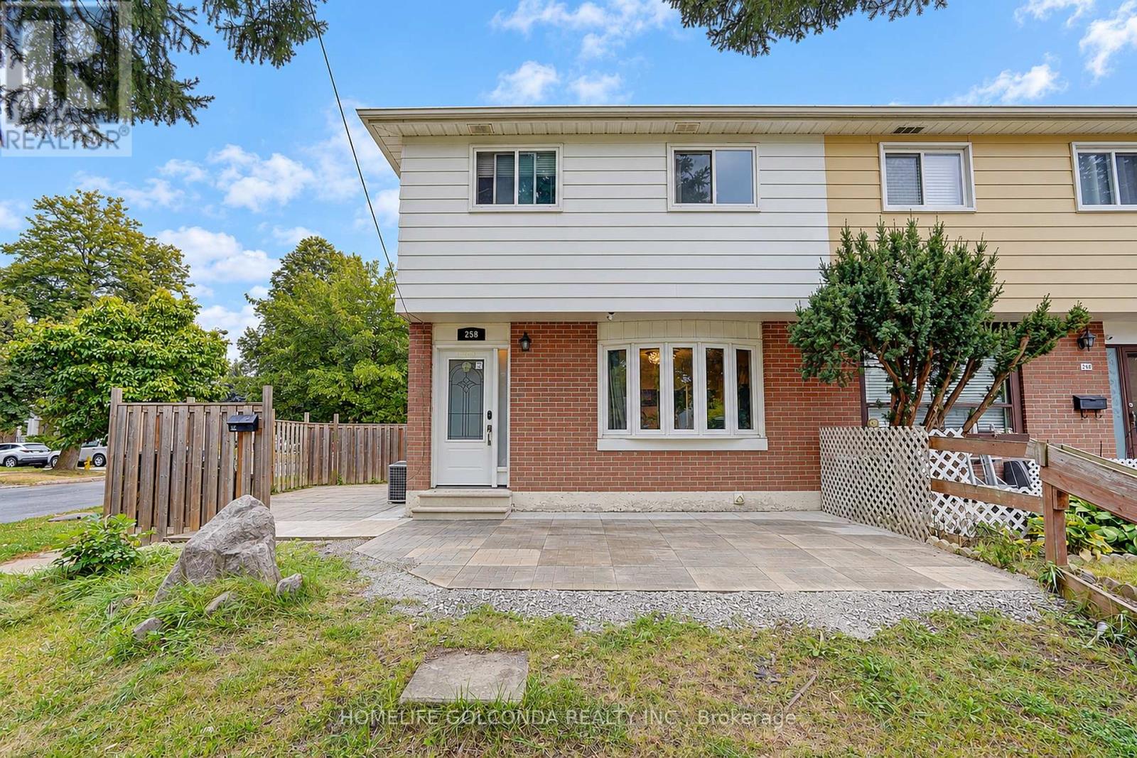 258 Hollyberry Trail, Toronto, Ontario  M2H 2P4 - Photo 2 - C13847858