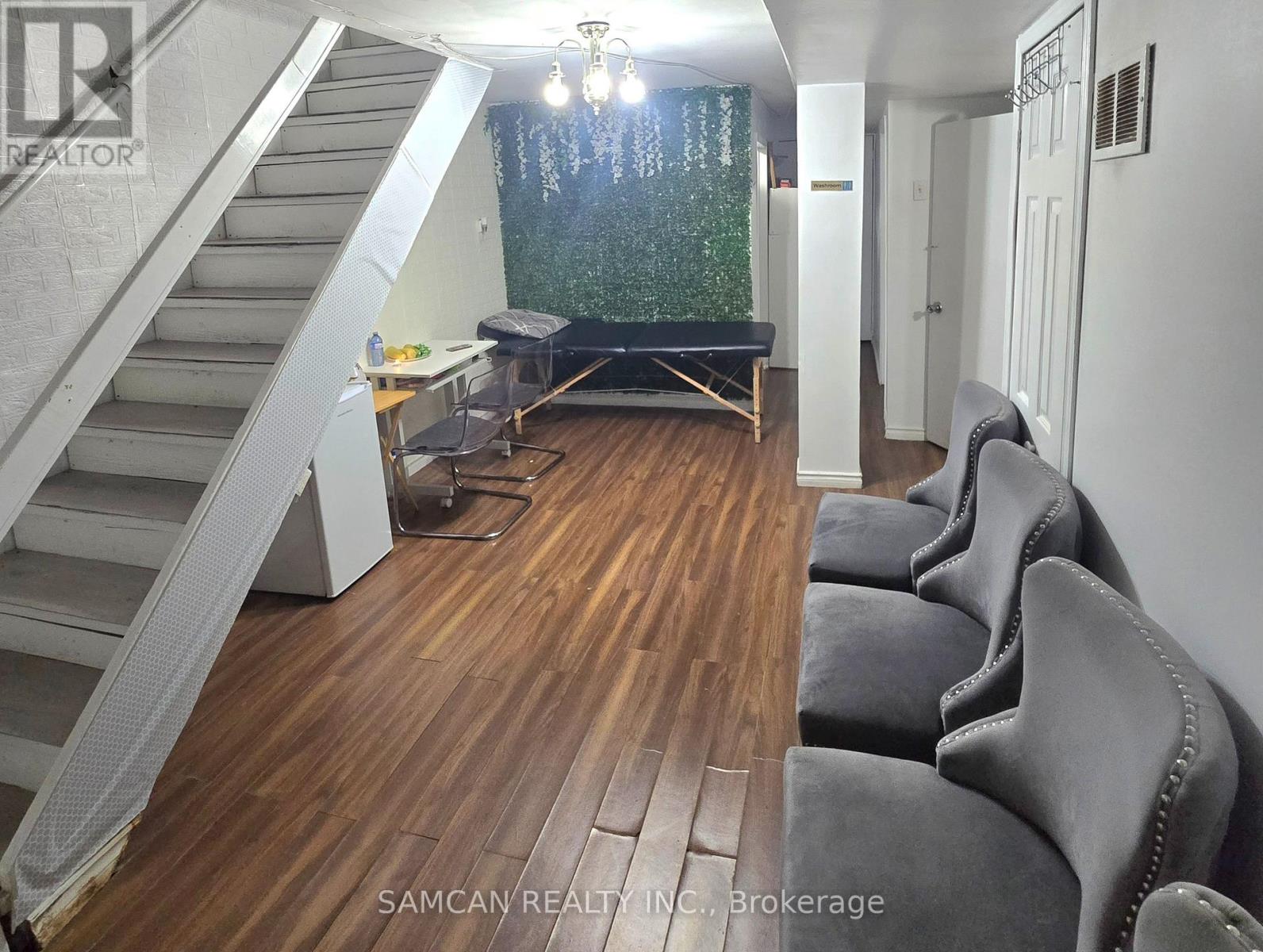 336 Weston Road, Toronto (Keelesdale-Eglinton West), Ontario  M6N 3P8 - Photo 6 - W13852848