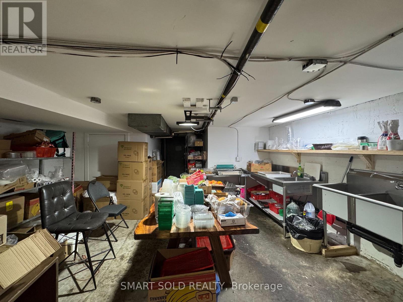 2001 Yonge Street, Toronto, Ontario  M4S 1Z8 - Photo 9 - C13852914