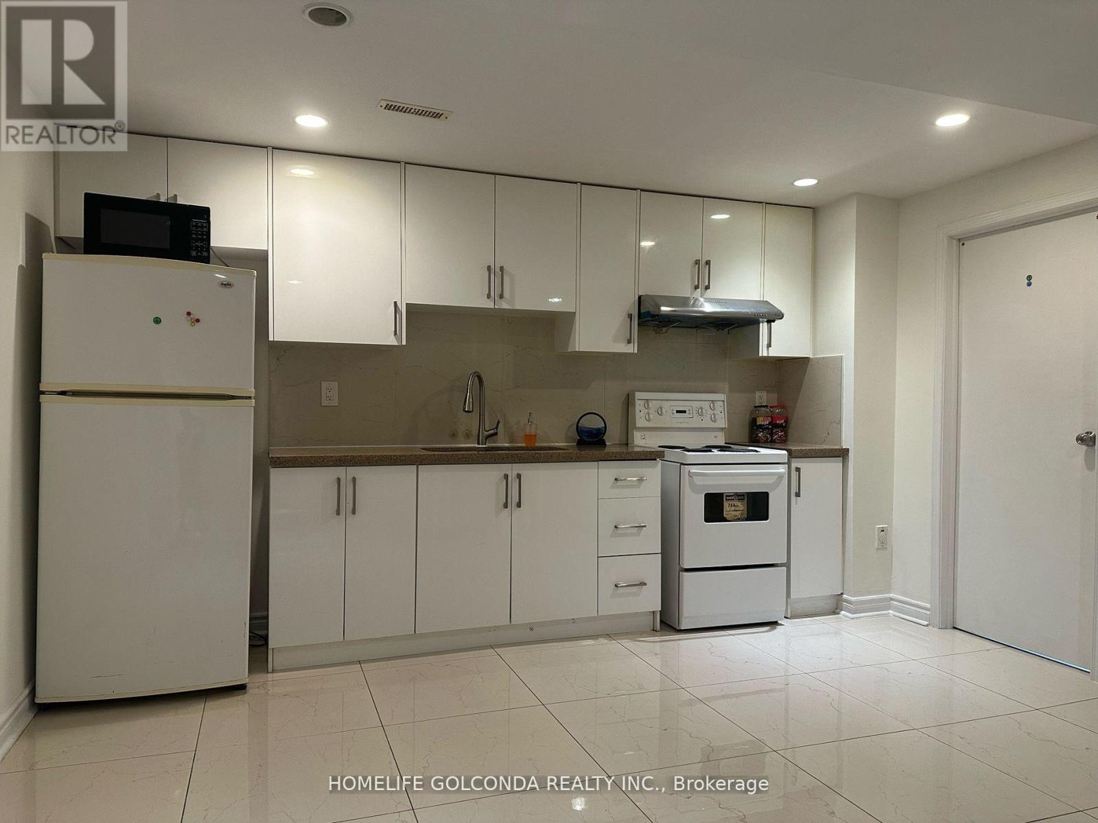 37 HALDER CRESCENT, Markham, Ontario