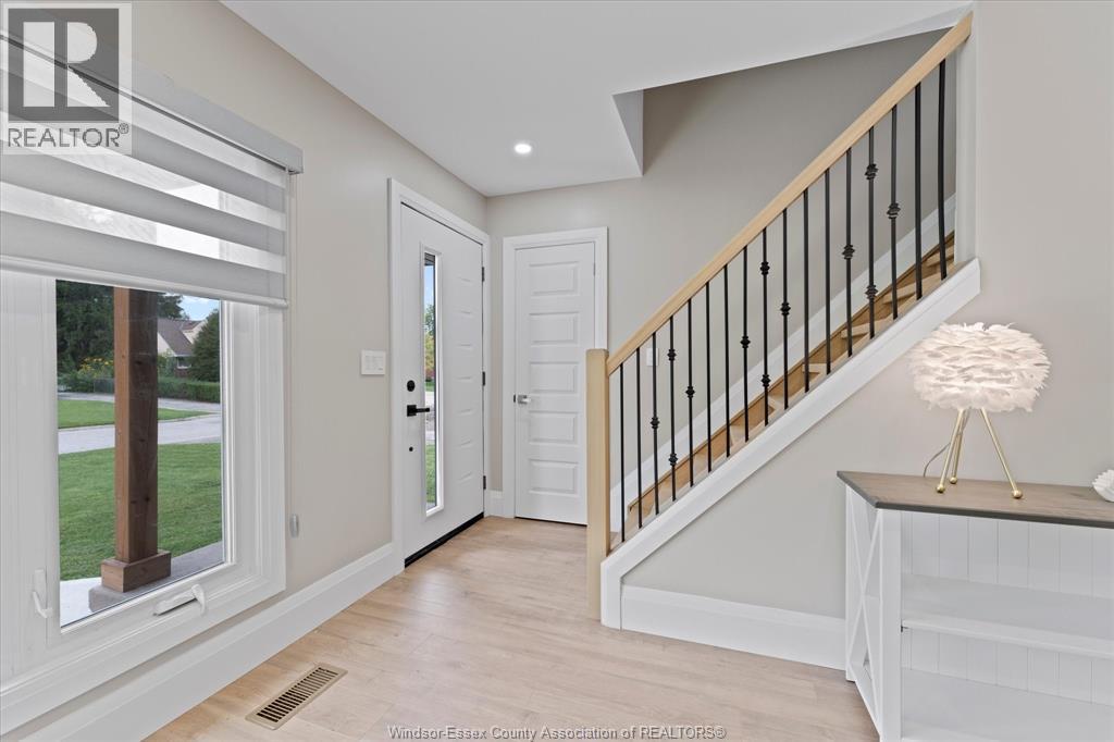 2858 Dandurand, Windsor, Ontario  N9E 2E4 - Photo 3 - 26024169