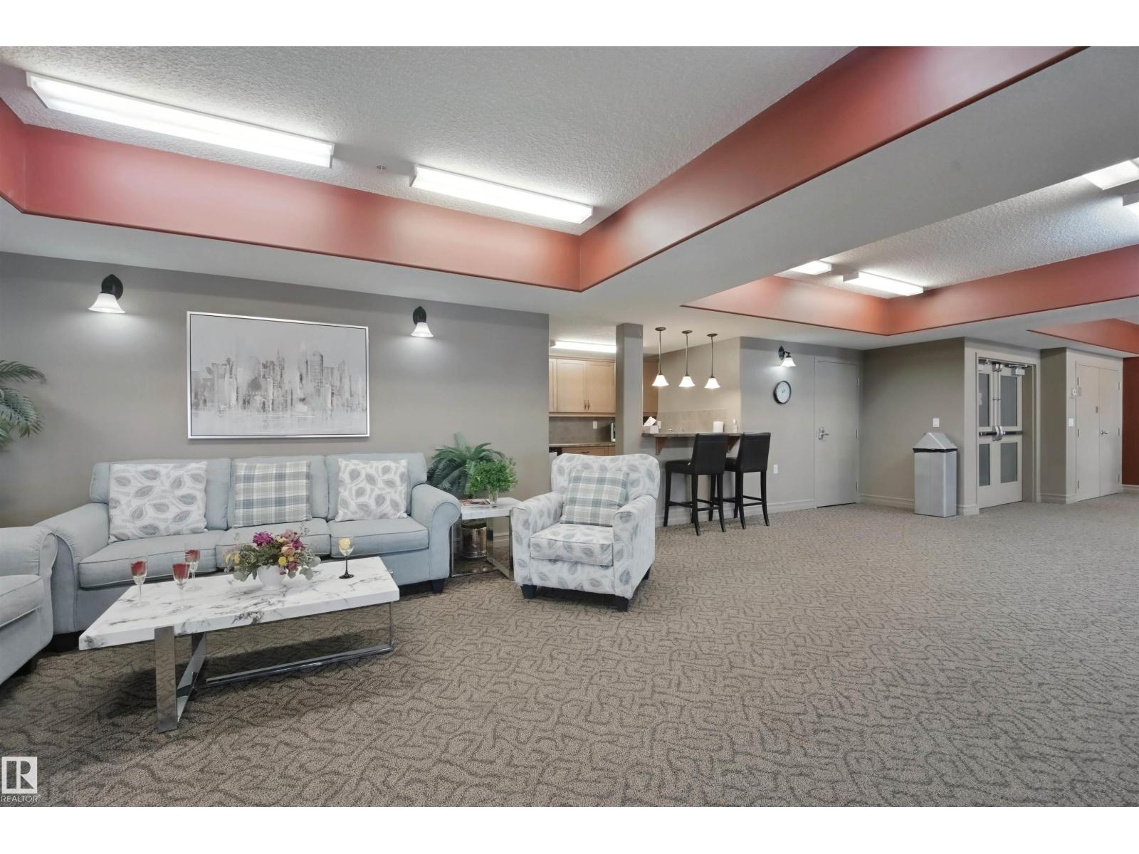 #408 45 INGLEWOOD DR