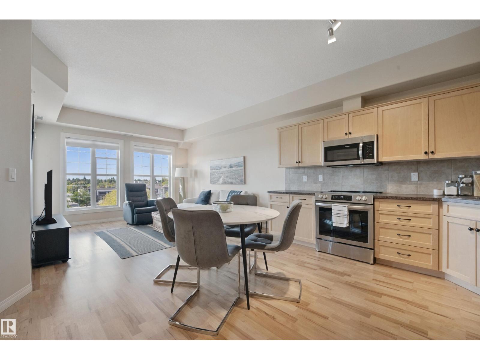 #408 45 INGLEWOOD DR