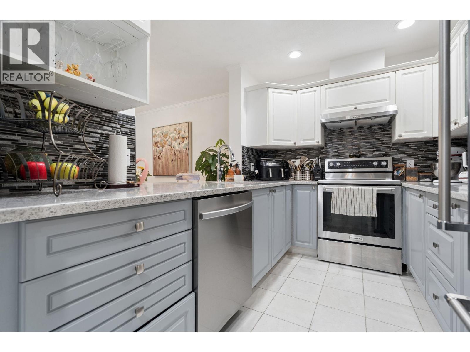 602 1500 Ostler Court, North Vancouver, British Columbia  V7G 2S2 - Photo 6 - R3171165