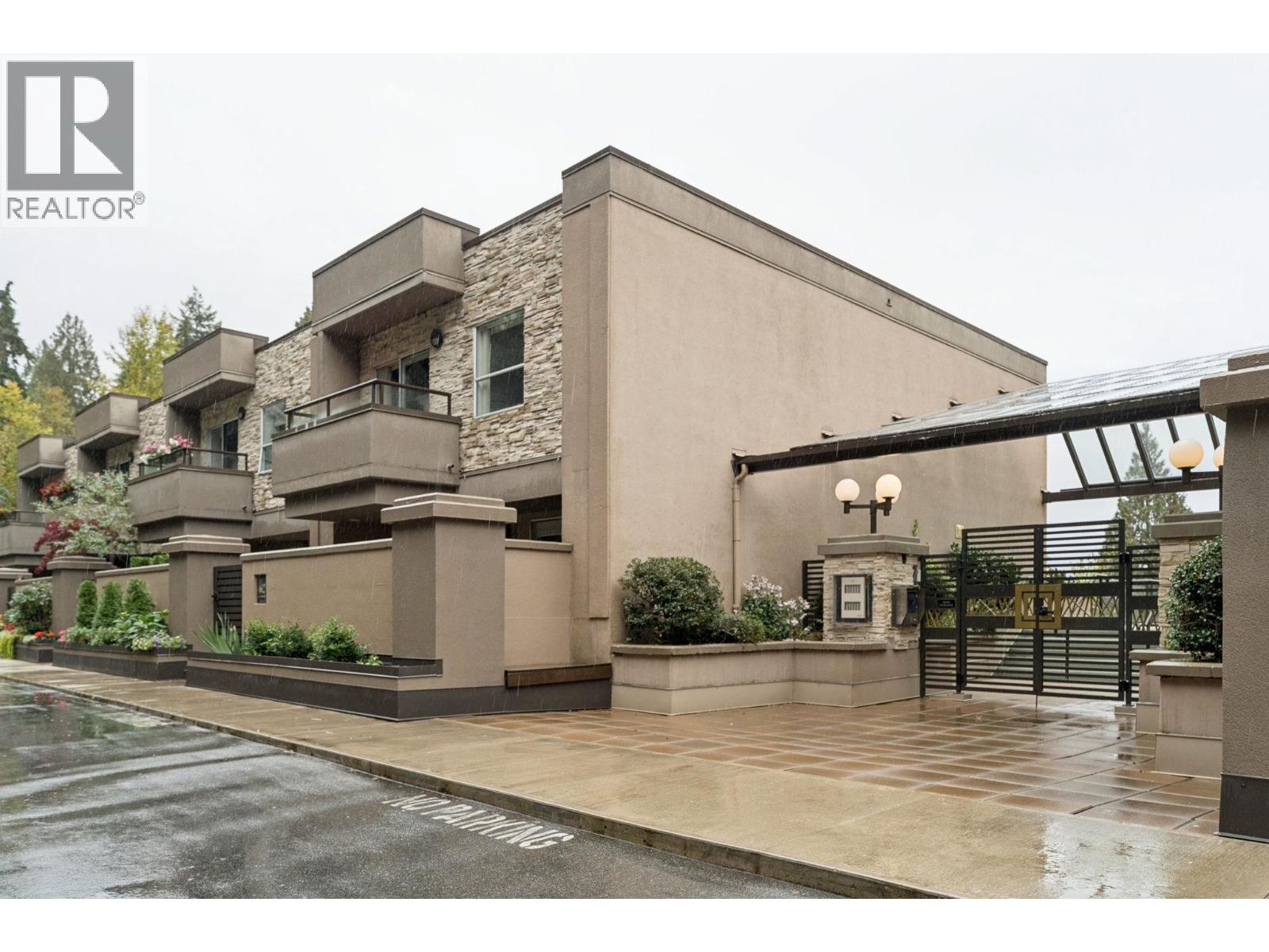 602 1500 Ostler Court, North Vancouver, British Columbia  V7G 2S2 - Photo 2 - R3171165