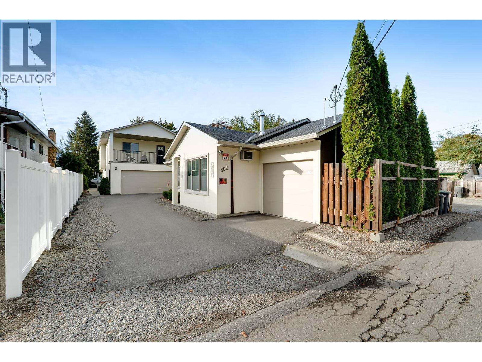560 & 562 Christleton Avenue, Kelowna, British Columbia  V1Y 5J2 - Photo 54 - 10397230