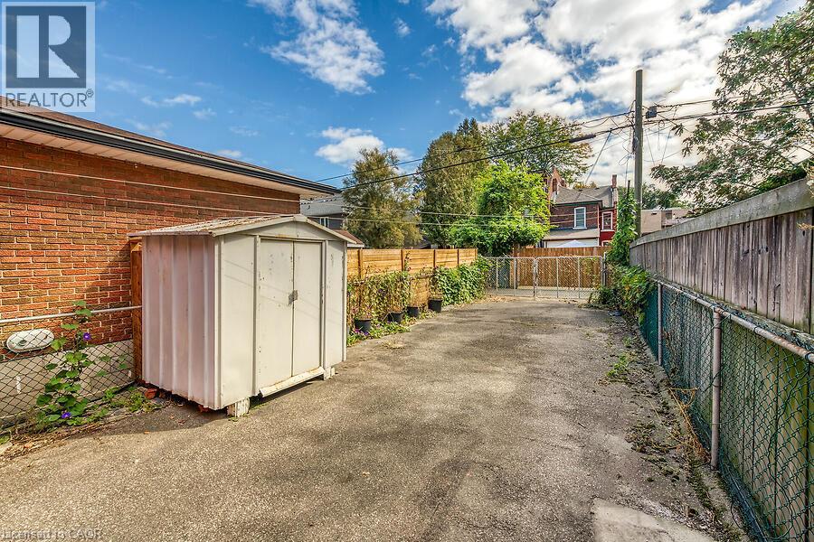 182 Emerald Street N, Hamilton, Ontario  L8L 5K8 - Photo 39 - 40865992
