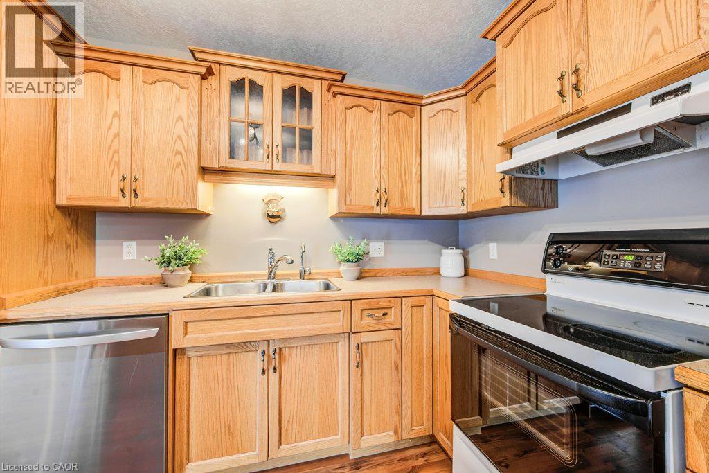 14 Raising Mill Gate, Elmira, Ontario N3B 3K8 - Photo 13 - 40865821