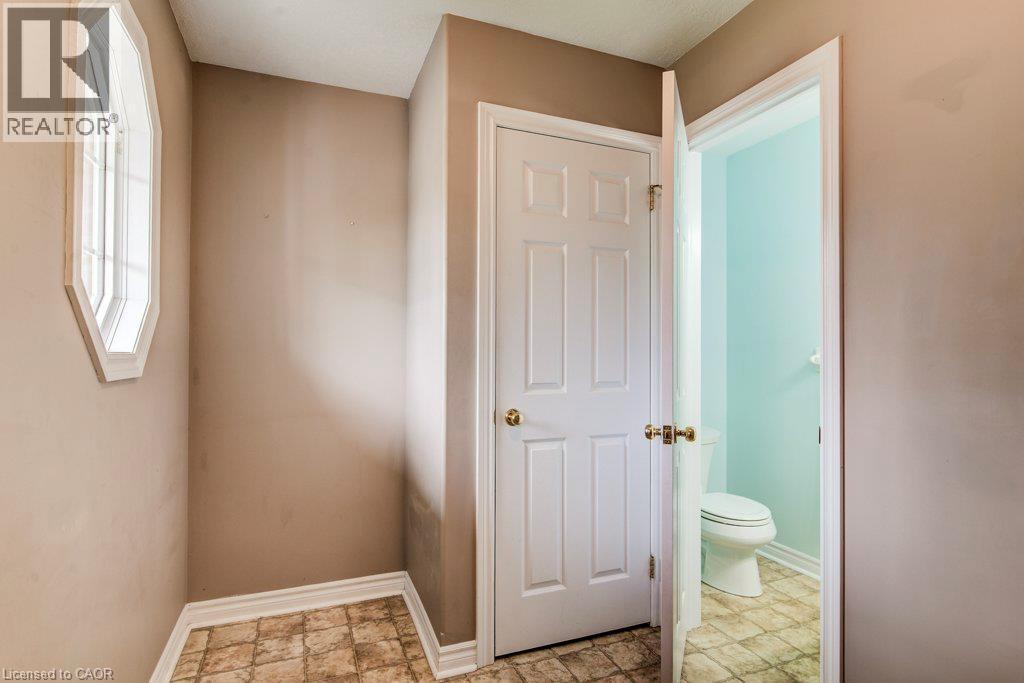 14 Raising Mill Gate, Elmira, Ontario N3B 3K8 - Photo 5 - 40865821