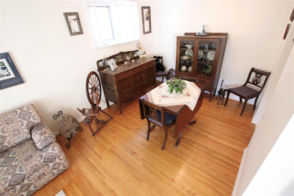 203 Harold Avenue Winnipeg Manitoba Canada R2C2C7 5