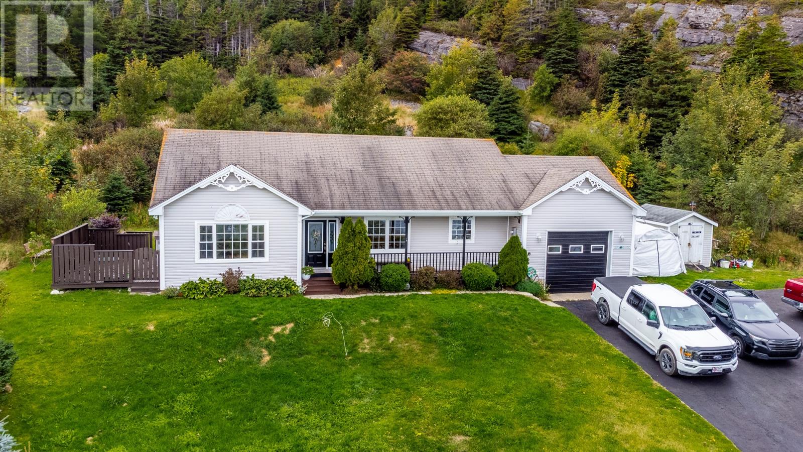 443 Wind Gap Road, Flatrock