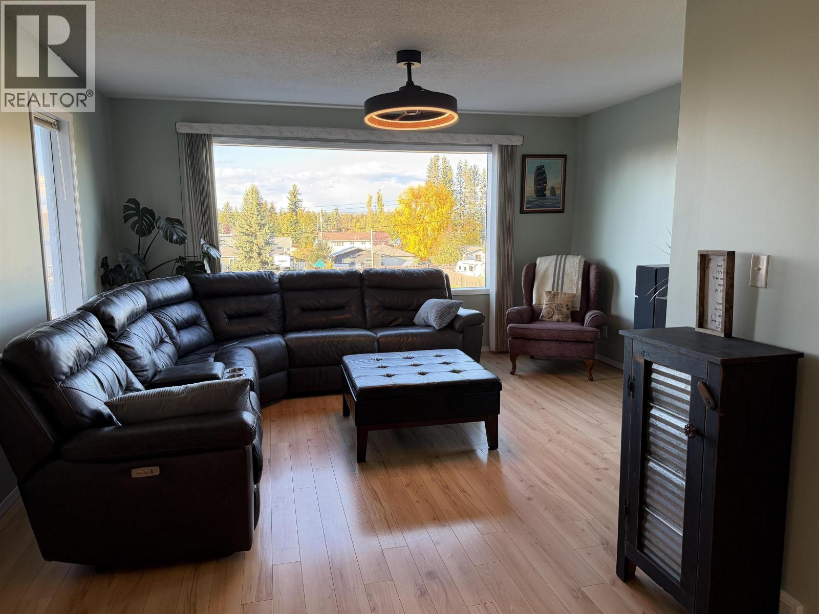 358 W 5th Street, Vanderhoof, British Columbia  V0J 3A0 - Photo 11 - R3171472