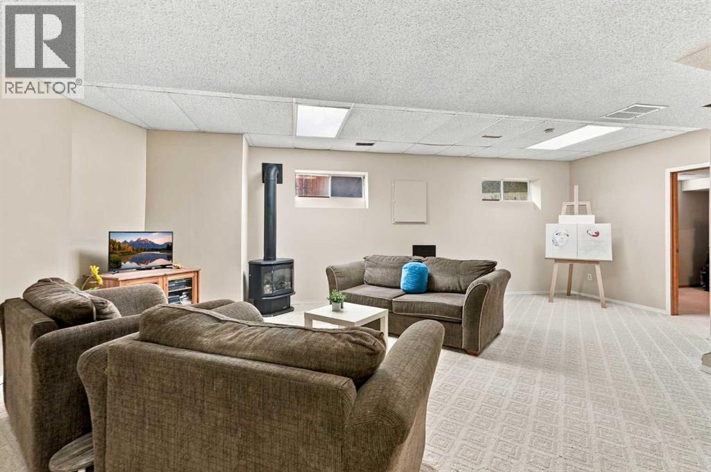 21 Mt Robson Close SE