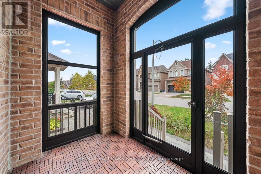 55 Marbrook Street, Richmond Hill, Ontario  L4C 0Y8 - Photo 5 - N13852932