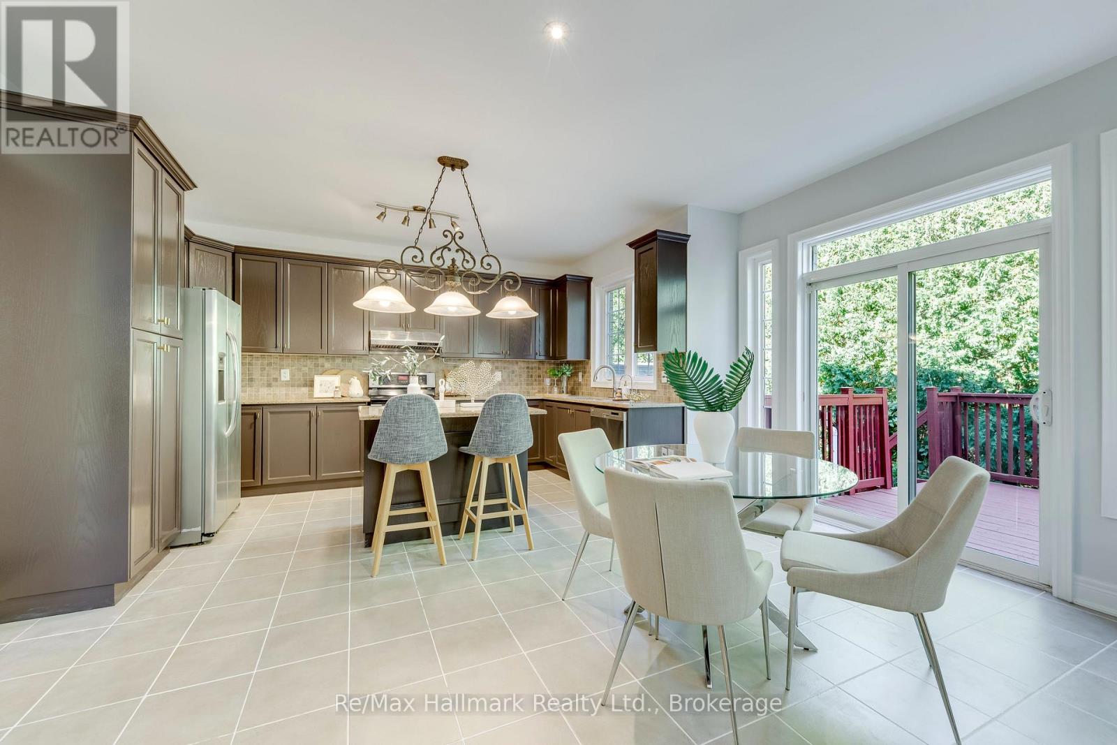 2241 Adirondak Trail, Oakville, Ontario  L6M 4W4 - Photo 12 - W13852966