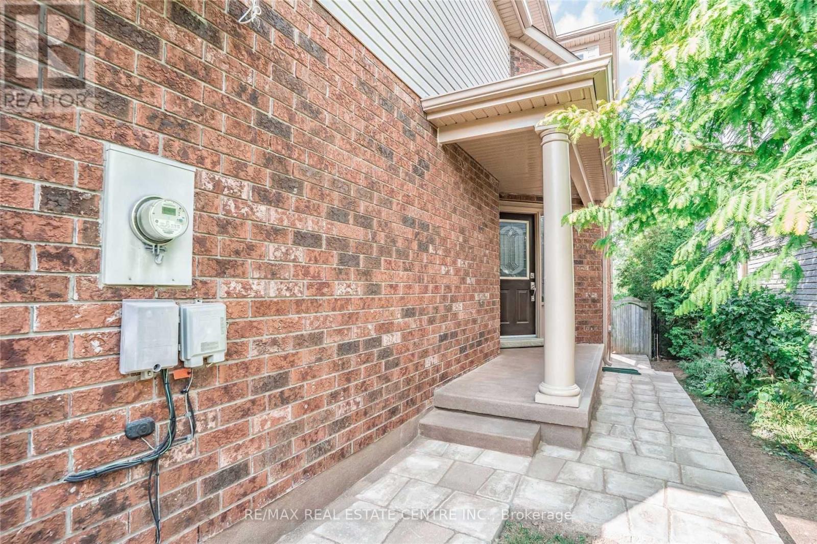 59 Porter Drive, Guelph, Ontario  N1L 1M4 - Photo 2 - X13852936
