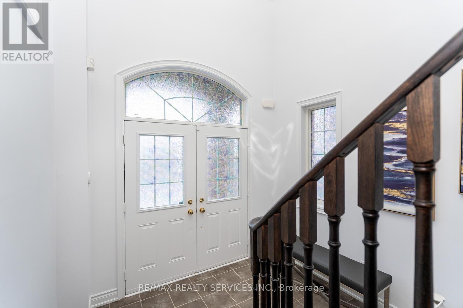 5452 Meadowcrest Avenue, Mississauga, Ontario  L5M 0N1 - Photo 4 - W13852964