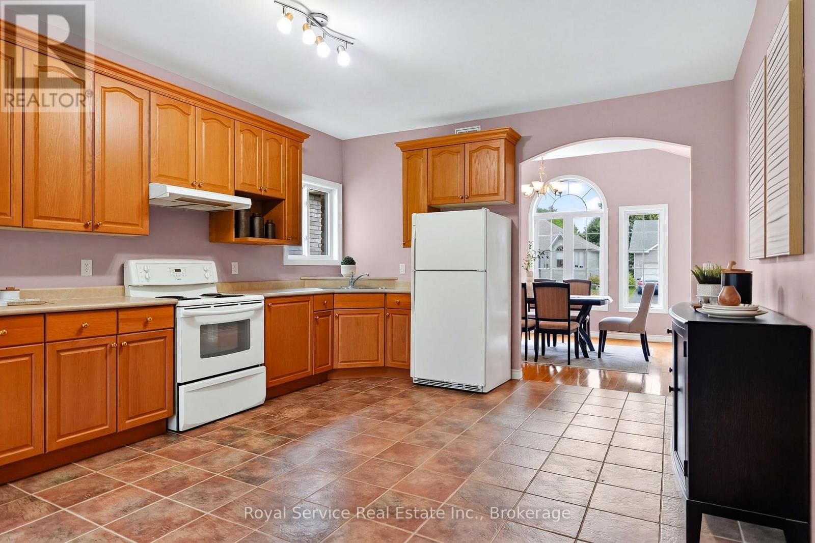 38 Finch Drive, Belleville, Ontario  K8P 5M6 - Photo 4 - X13853176