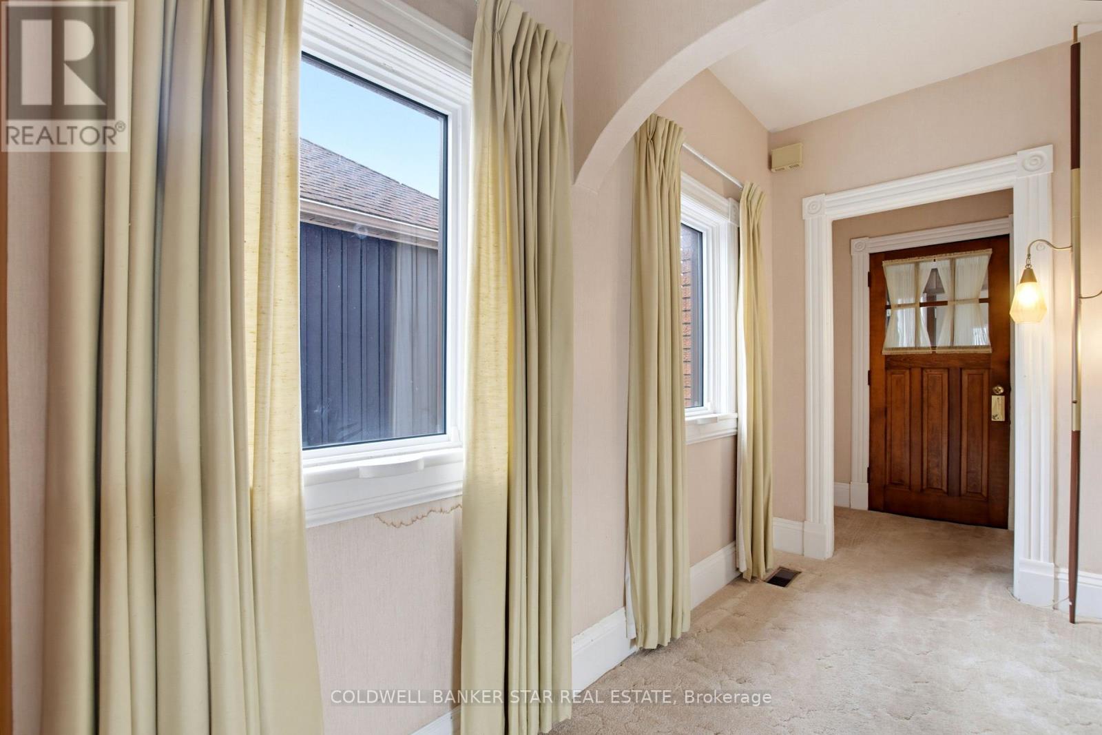 27 Fourth Avenue, St. Thomas, Ontario  N5R 4H1 - Photo 8 - X13853238