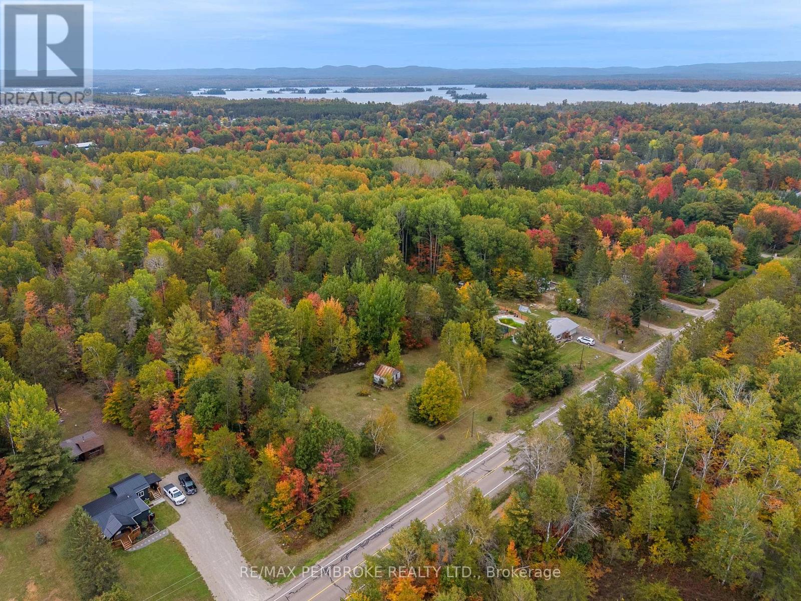 78 Black Bay Road, Petawawa, Ontario  K8H 2W8 - Photo 4 - X13853282