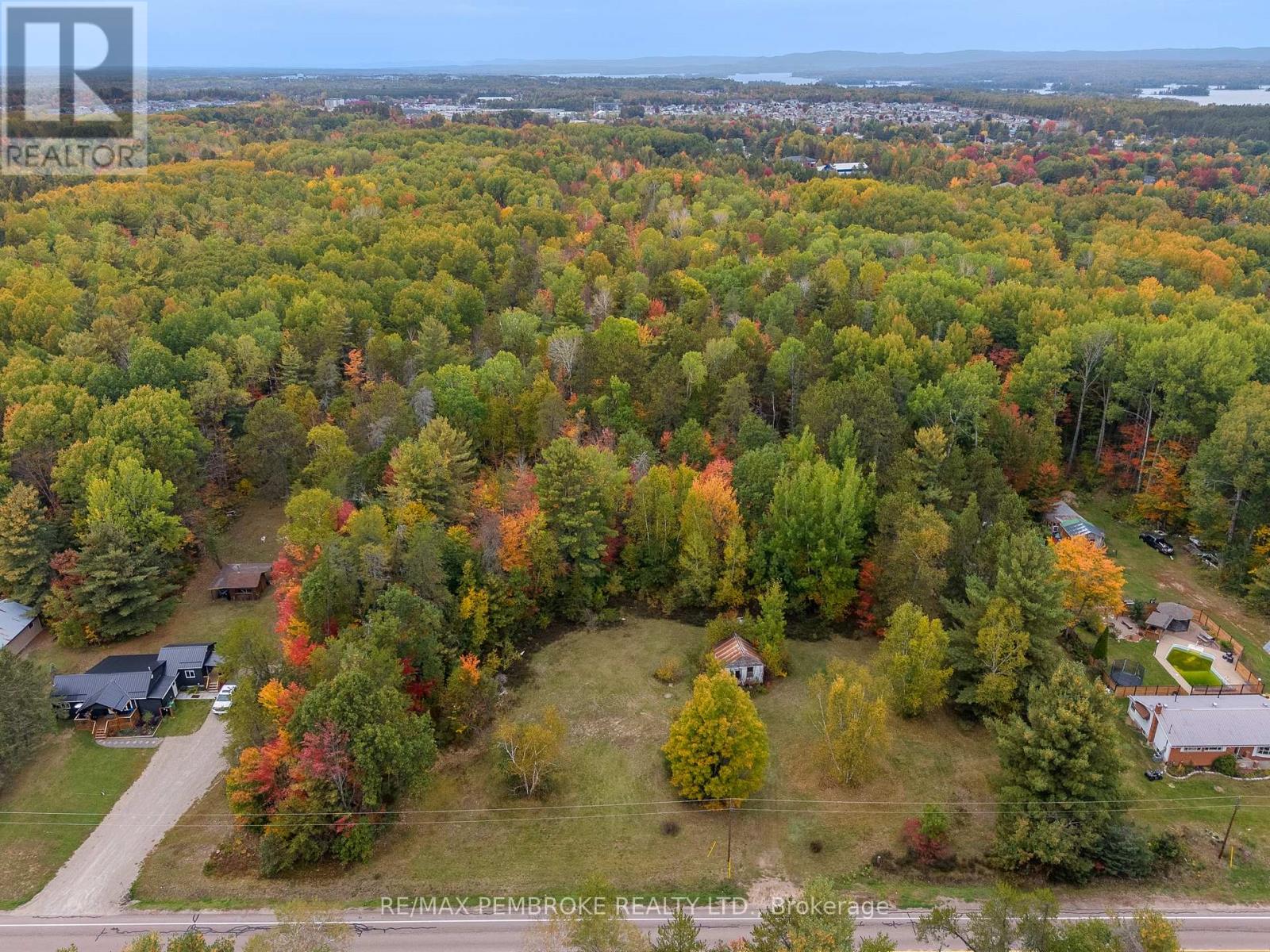 78 Black Bay Road, Petawawa, Ontario  K8H 2W8 - Photo 6 - X13853282
