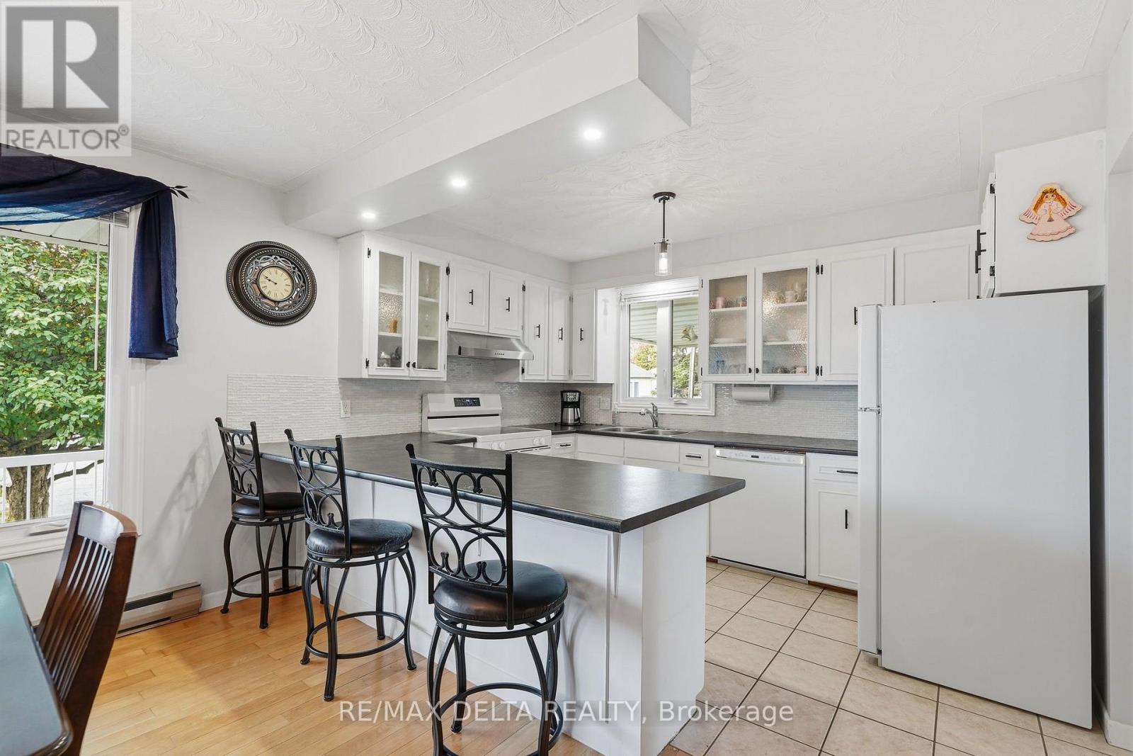 6 Place Madeleine Street, The Nation, Ontario  K0C 2B0 - Photo 10 - X13853070