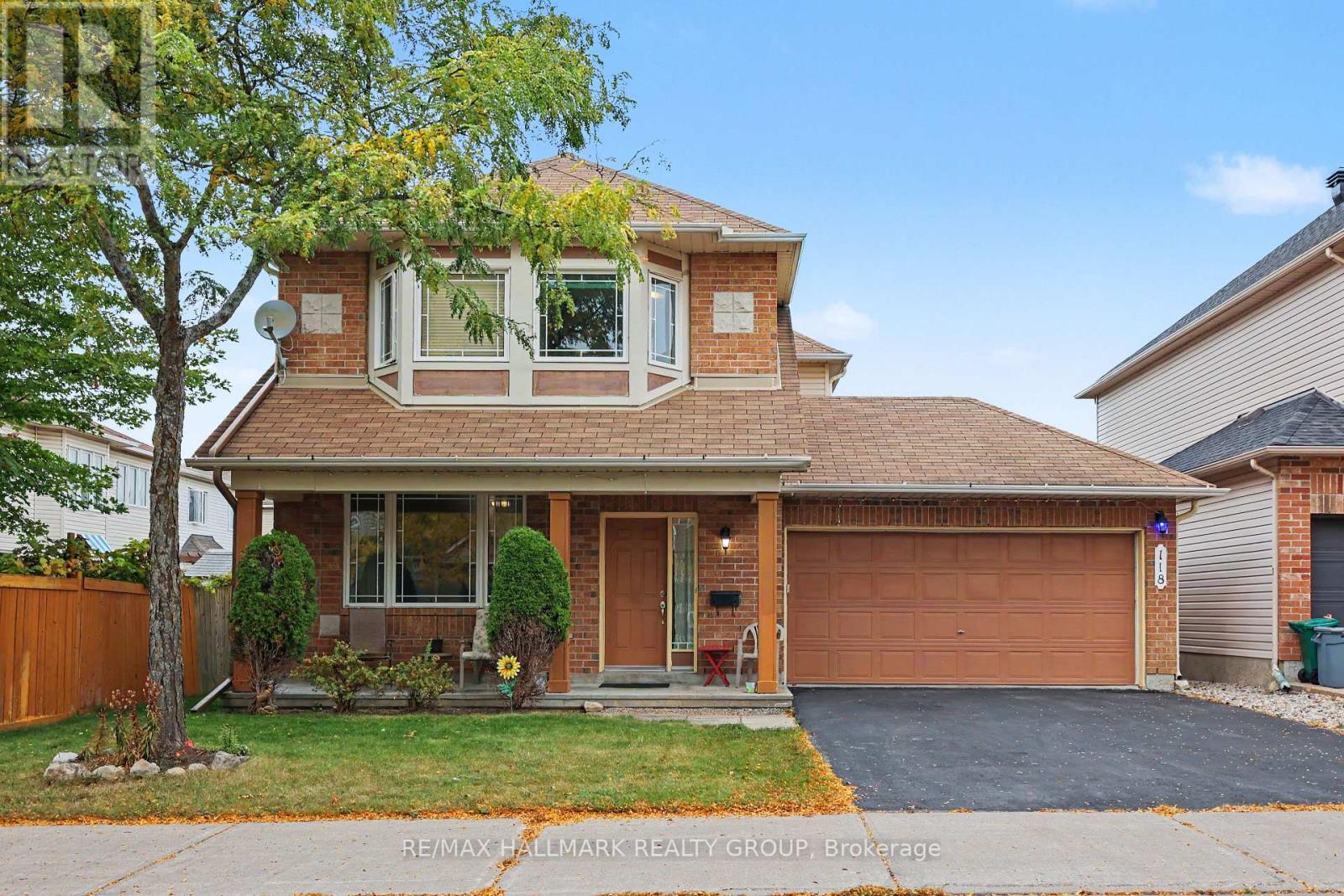 118 HOLLOWBROOK DRIVE, Ottawa, Ontario