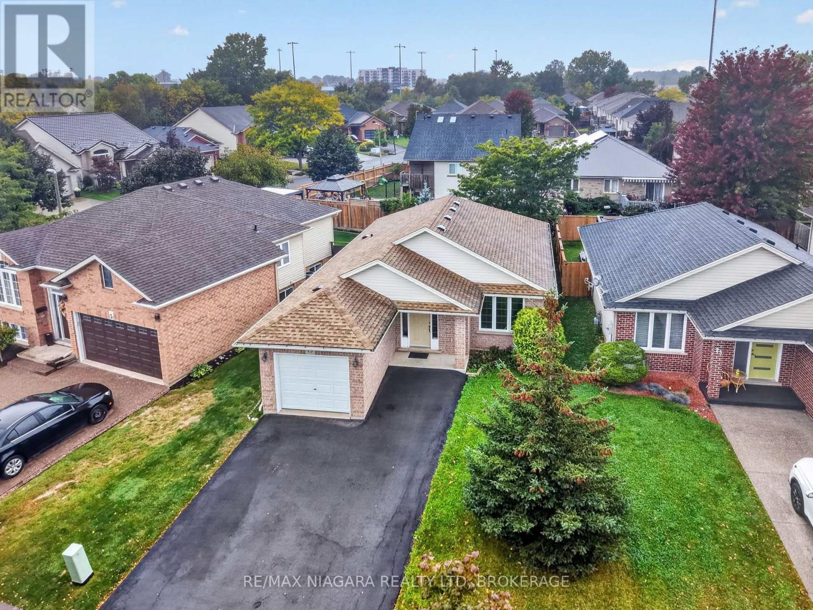 15 Days Avenue, Welland, Ontario  L3C 7H8 - Photo 2 - X13853052