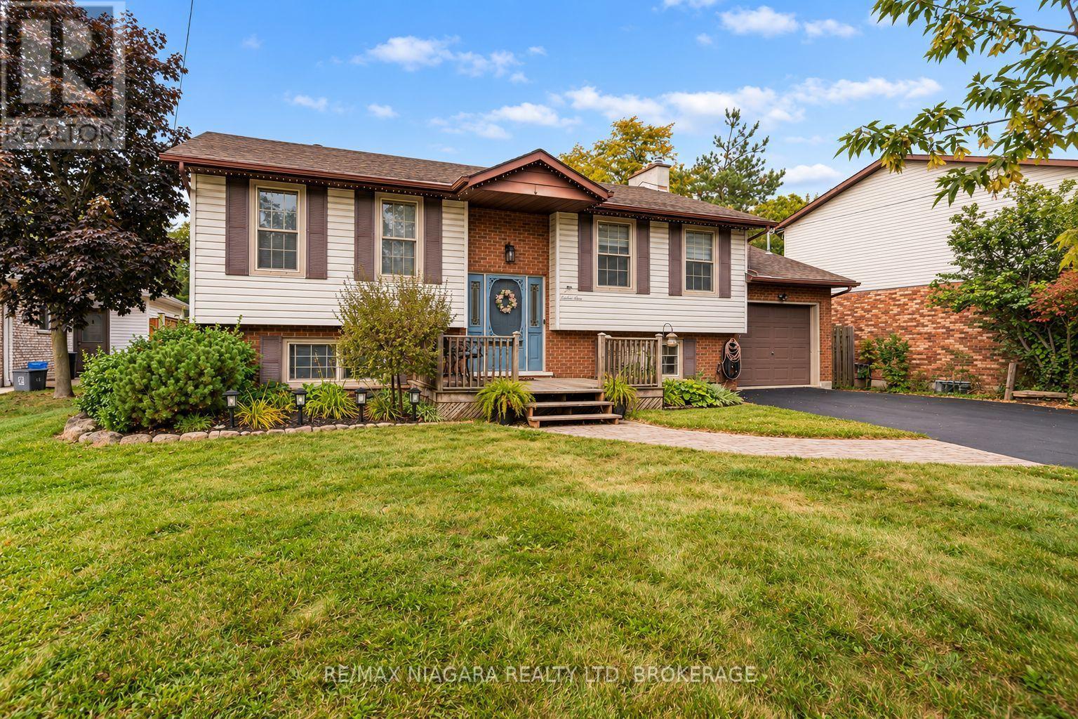4 Barbara Street, West Lincoln, Ontario  L0R 2A0 - Photo 2 - X13853142