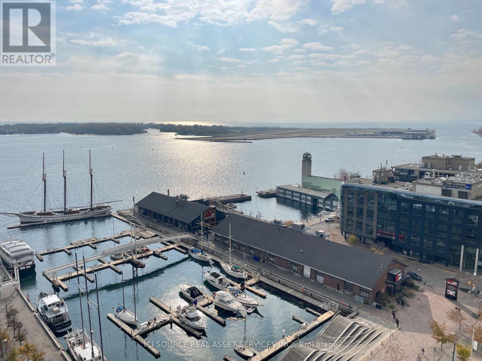 2019 - 230 Queens Quay W, Toronto, Ontario  M5J 2Y7 - Photo 11 - C13853076